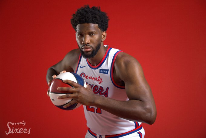 76人公布新球衣,西蒙斯复古造型帅炸！他们在纪念一个NBA历史纪录