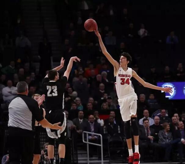 不敢撞怕他断!2米13只有172斤!瘦成这样却场均5.8帽!全美最强中锋