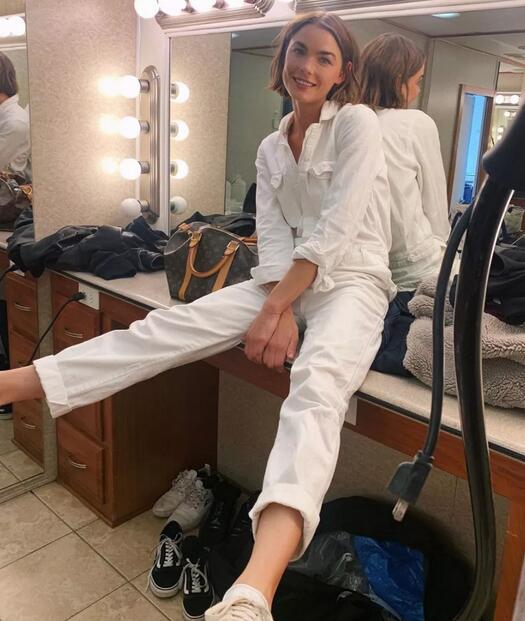 勾搭17岁嫩模恋过帕森斯前女友！他喜欢翘臀女王，也爱“波神”