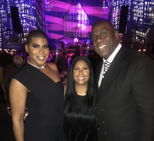 EJ酱27岁生日快乐！守护最好的EJ，魔术师发了张超罕见的照片！