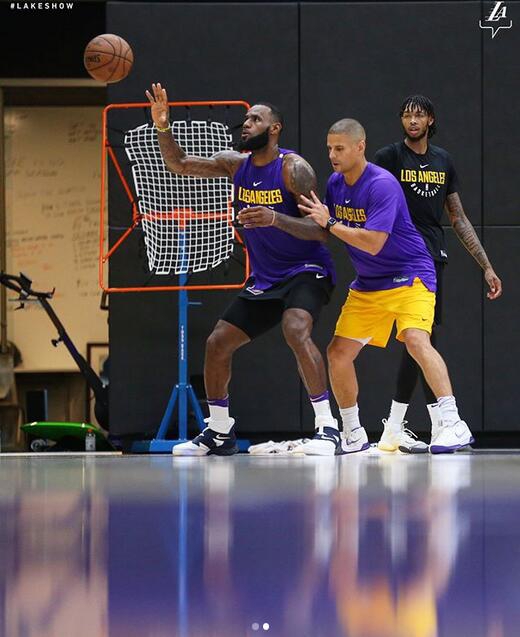 1、洛杉矶进入勒布朗时代