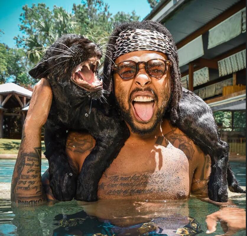 5年里第7个女友!水拉现任这臀腿无敌了!有了她还要啥詹娜