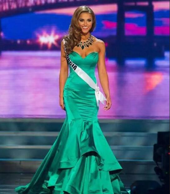 40岁辣妈+超模+詹娜+C罗绯闻女友，这世上没有他撩不到的姑娘！