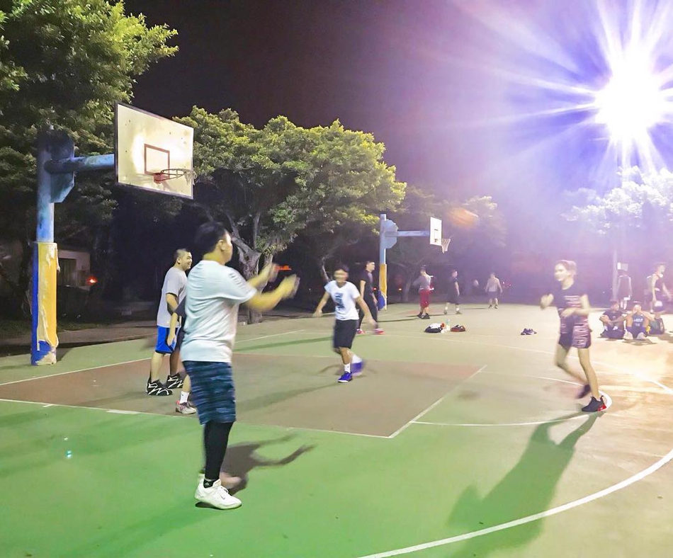 昆凌和好友打起了3V3