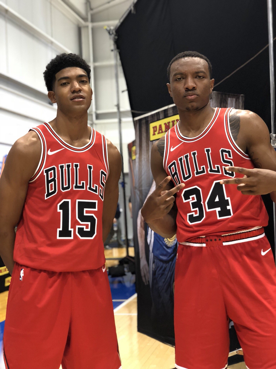 温德尔卡特和队友钱德勒-哈奇森