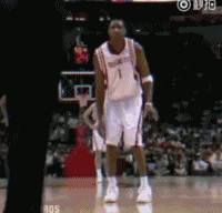 NBA真正的硬汉！姚明违逆队医科比掰手指，莫宁重伤拒绝担架