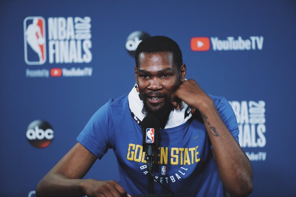 杜兰特接受采访