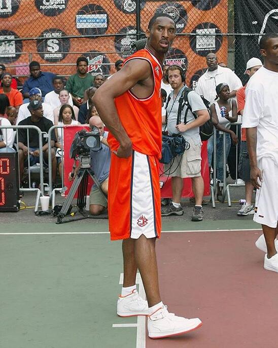 那年的科比还很瘦