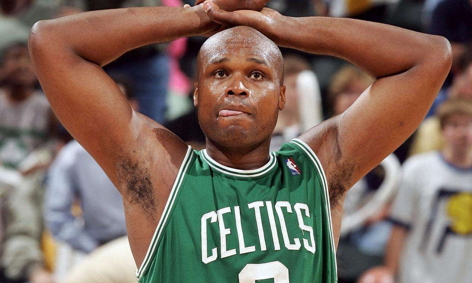 NBA冠军戒指的冷知识：15勇士冠戒值700万，中国第一个拿戒指是他