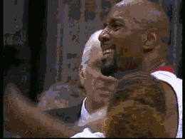 NBA真正的硬汉！姚明违逆队医科比掰手指，莫宁重伤拒绝担架