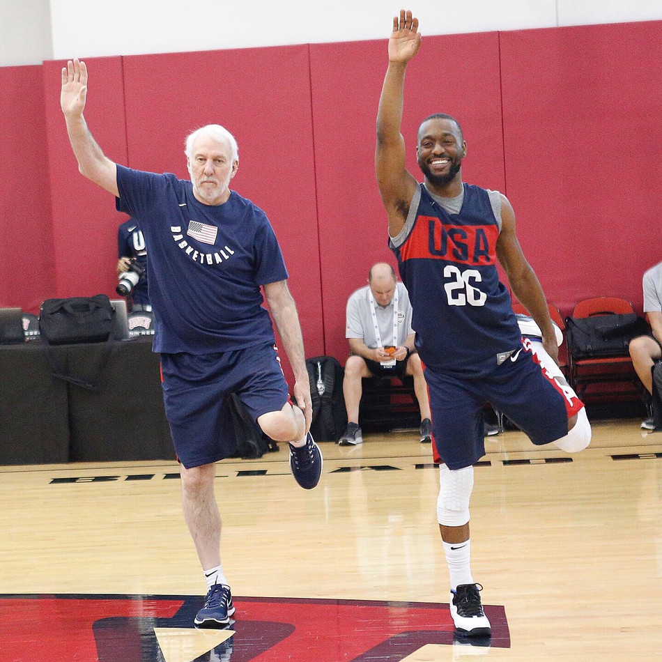 美国男篮训练波波维奇亲自上阵!这瑜伽动作太可爱了