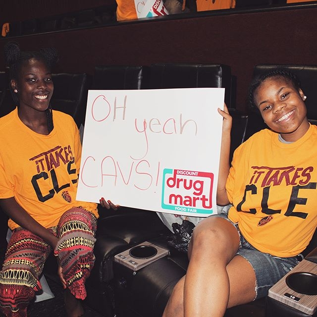 骑士球迷为球队助威