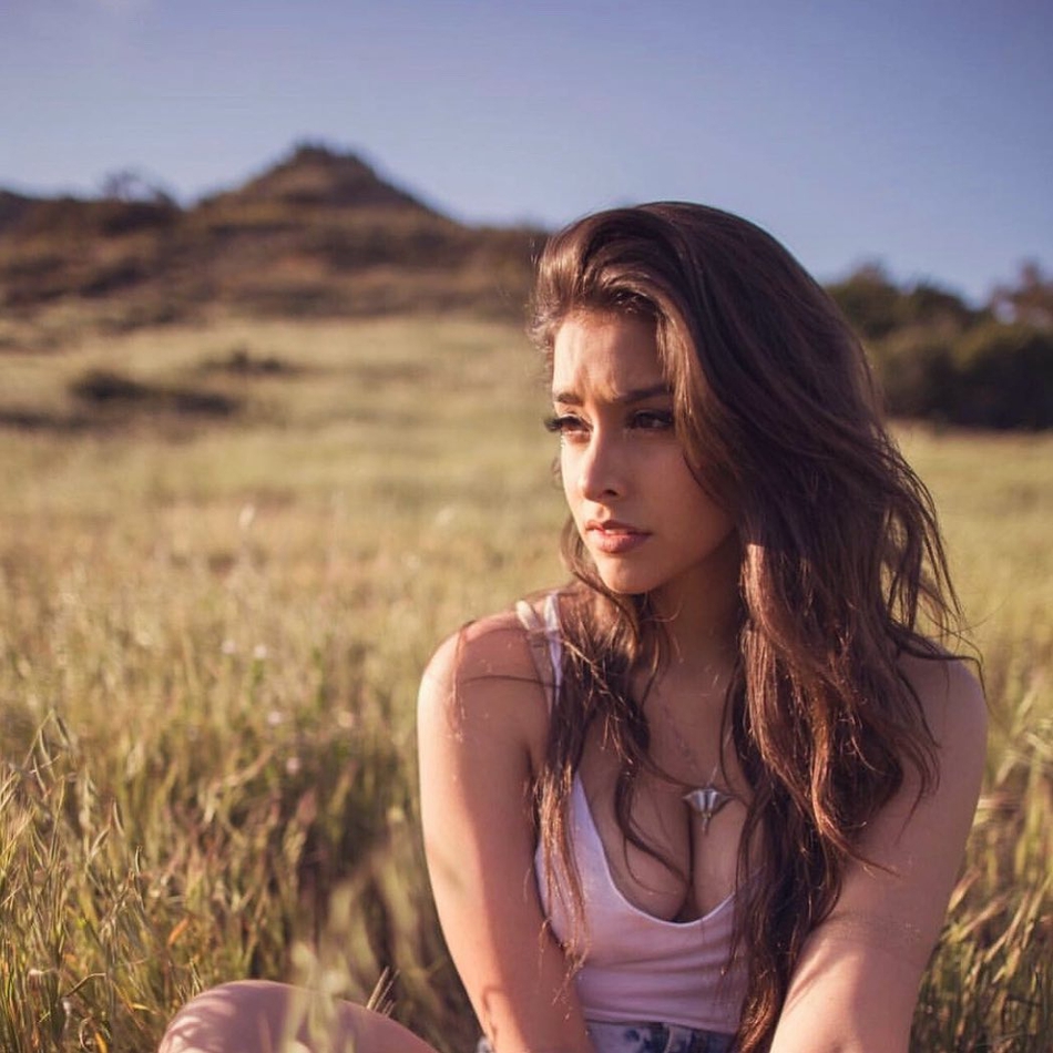 异域风情！NBA的亚裔之光！多少人想成为她身边的那只二哈！