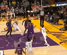 NBA真正的硬汉！姚明违逆队医科比掰手指，莫宁重伤拒绝担架