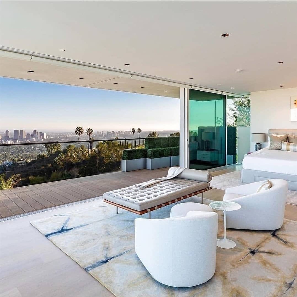 原来那个朋友就是他自己！詹姆斯5200万美元买下洛杉矶最佳观景台