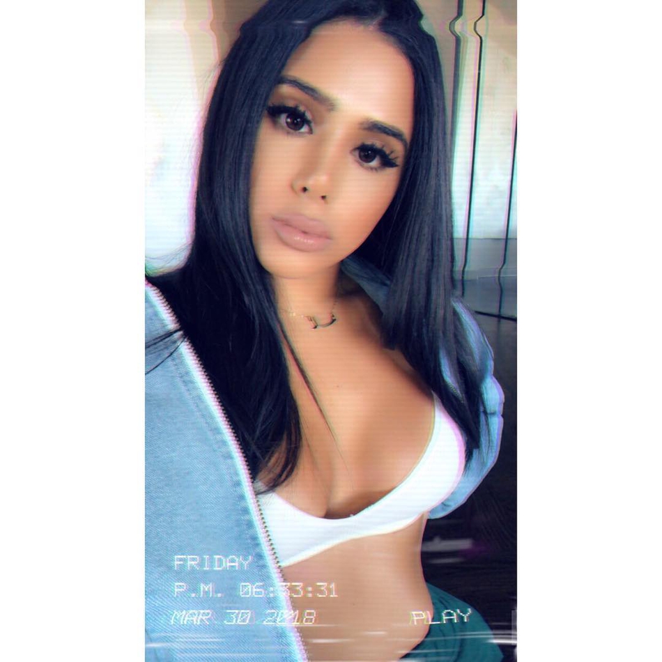 哈登带两个网红模特游西班牙