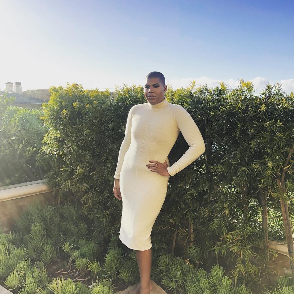 EJ酱27岁生日快乐！守护最好的EJ，魔术师发了张超罕见的照片！