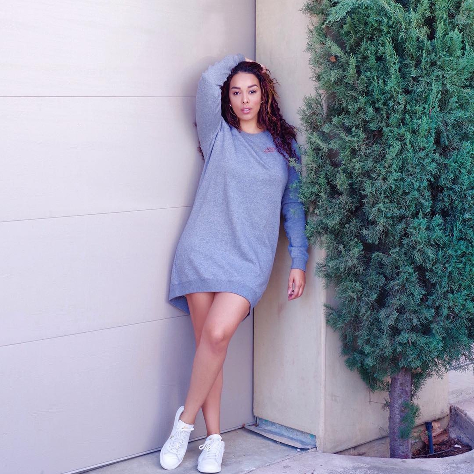 NBA最奇葩的三角恋婚礼延期！2个好兄弟因为这女人曾大打出手