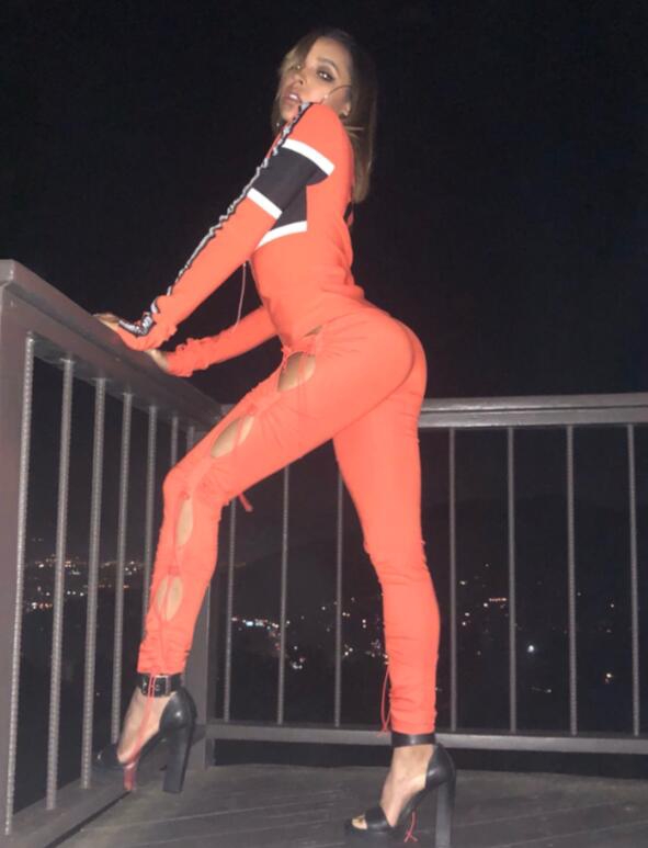 圆脸登点赞西蒙斯前女友照片