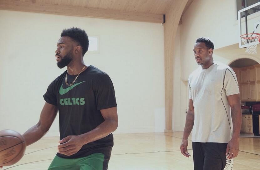 麦蒂的小眼神亮了