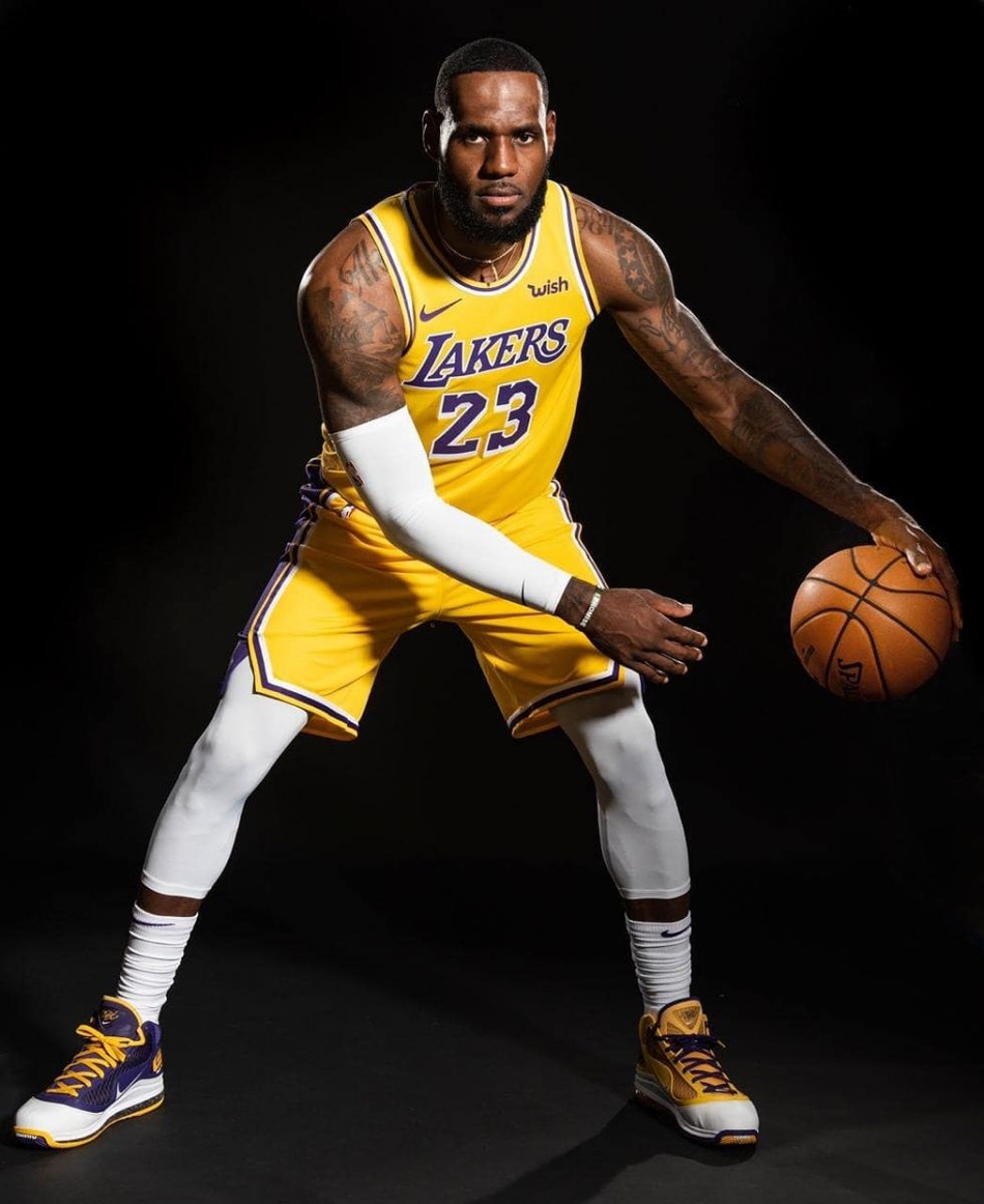 从第1年到第17年！官方晒对比照，原来詹姆斯也真的快老了