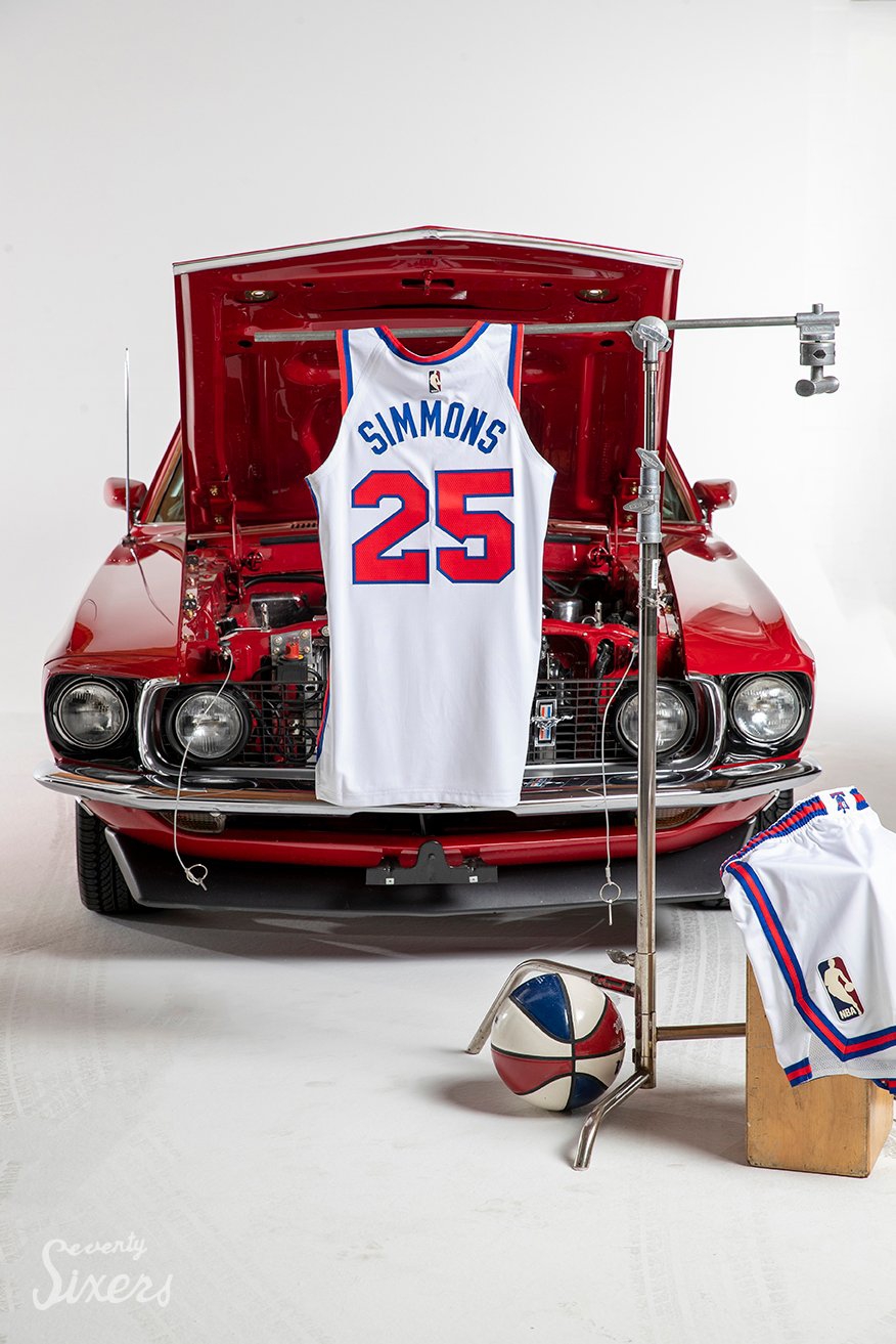 76人公布新球衣,西蒙斯复古造型帅炸！他们在纪念一个NBA历史纪录