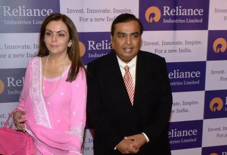 全球体育界最有钱的15大老板:鲍尔默577亿身价，切尔西老板第7