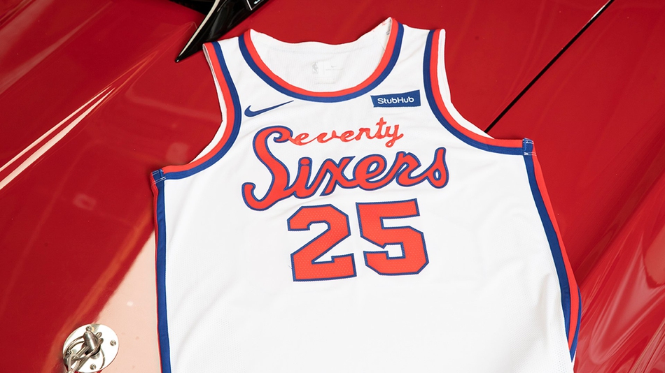 76人公布新球衣,西蒙斯复古造型帅炸！他们在纪念一个NBA历史纪录