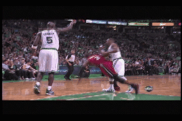 NBA真正的硬汉！姚明违逆队医科比掰手指，莫宁重伤拒绝担架