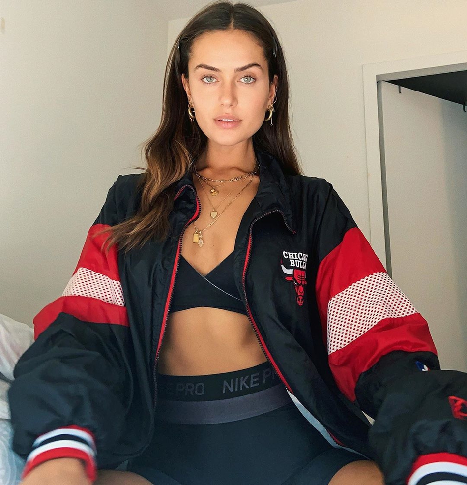 西蒙斯又交上新网红女友！又是詹娜同款，为她放弃那个黑人模特？