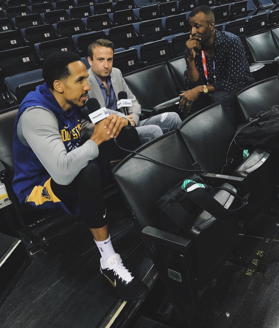 利文斯顿接受采访