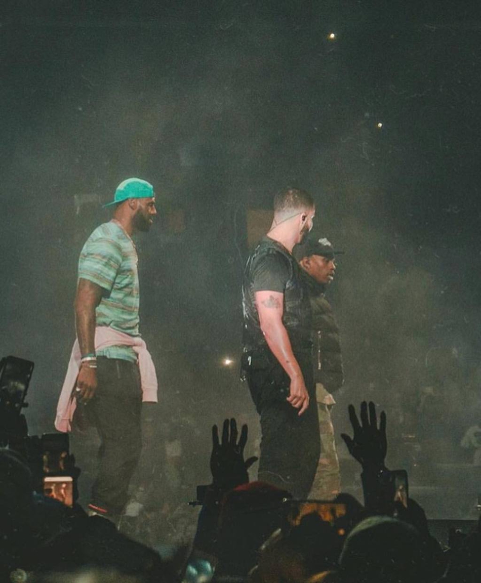 詹姆斯演唱会助演放飞自我