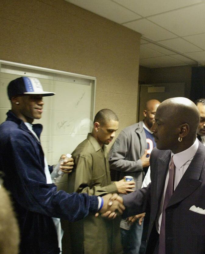 詹姆斯第一次见到乔丹