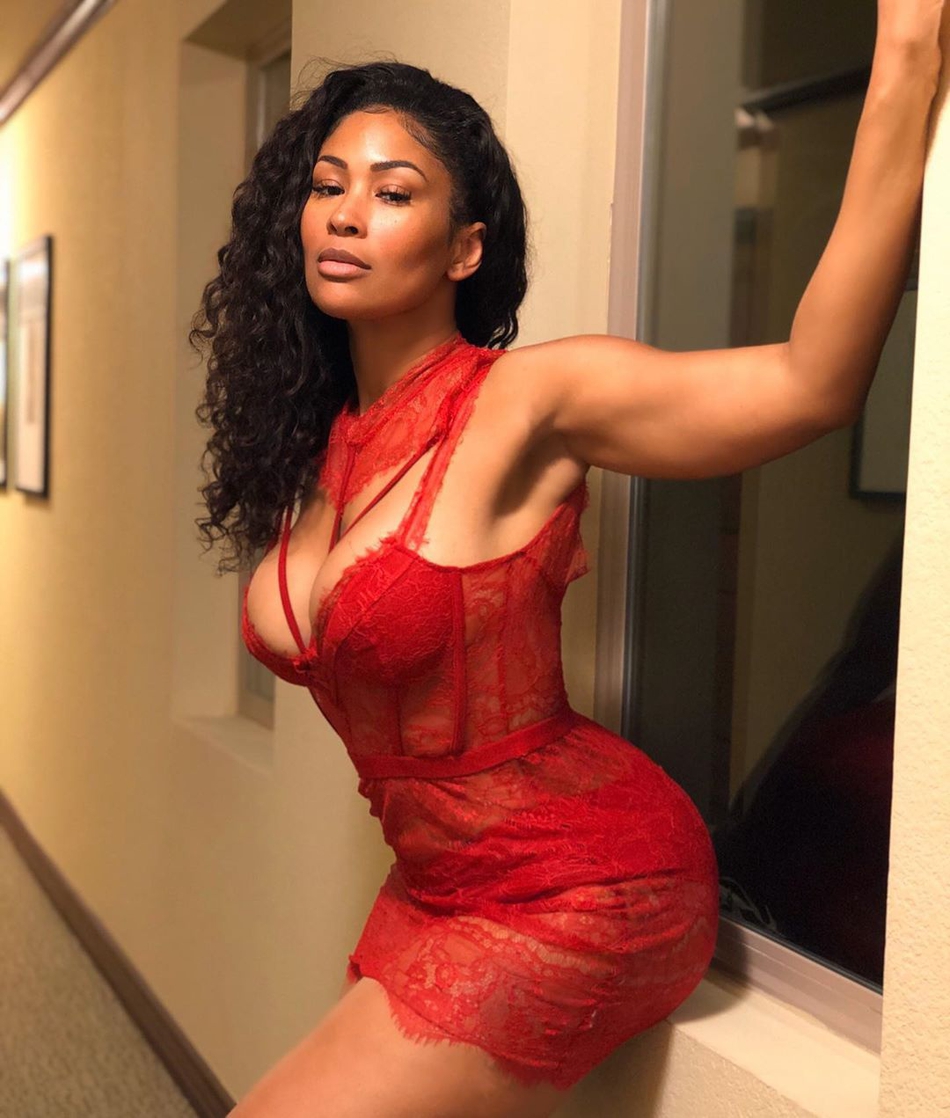 被兄弟绿后他撩妹天赋点满！小12岁的歌手，传奇超模之女都不放过