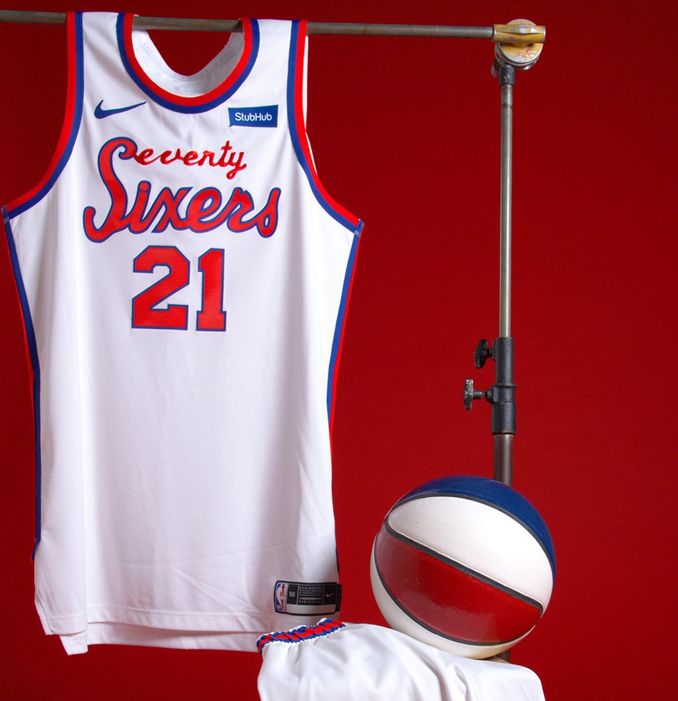 76人公布新球衣,西蒙斯复古造型帅炸！他们在纪念一个NBA历史纪录