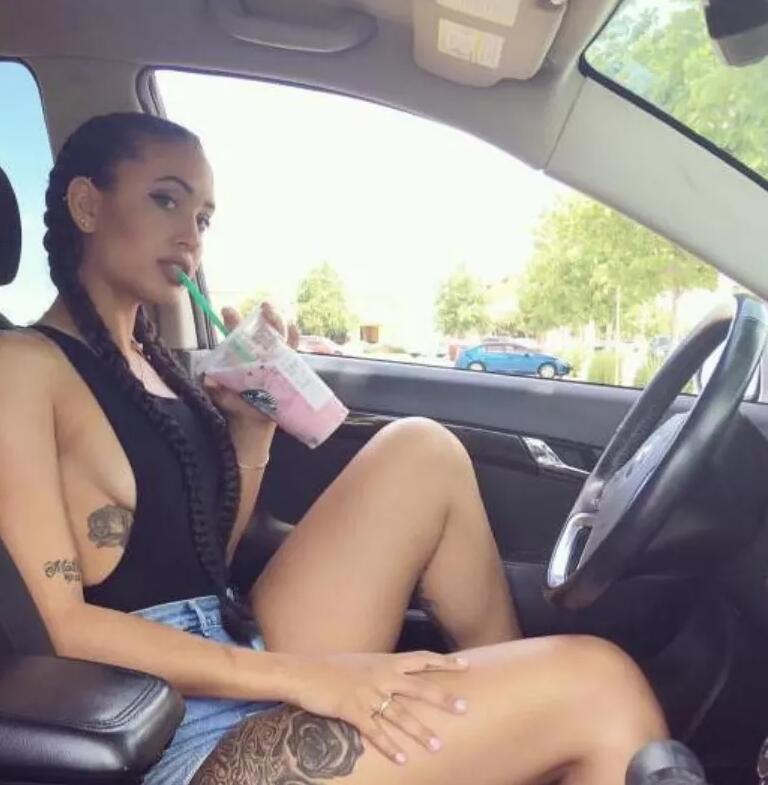 5年里第7个女友!水拉现任这臀腿无敌了!有了她还要啥詹娜