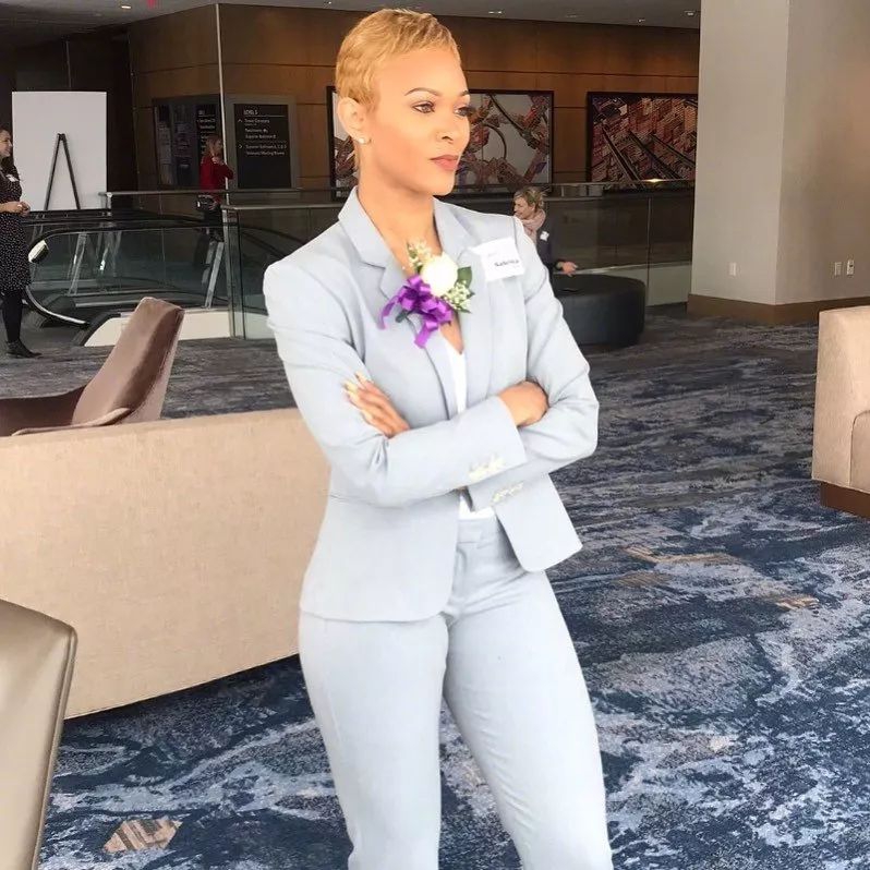 注意身体啊!奥多姆新女友身材不输卡戴珊!曾暴打前夫被判3年缓刑