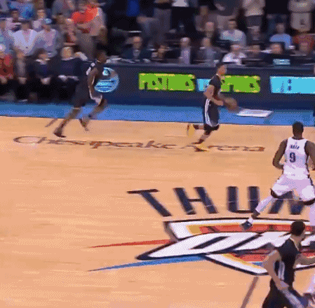 库里超远三分绝杀雷霆