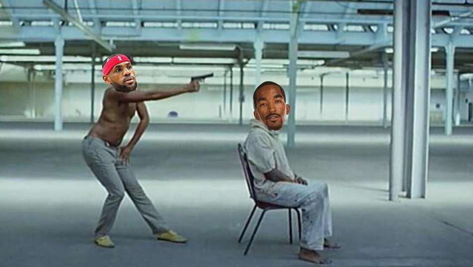 詹姆斯此时想对JR做的事情