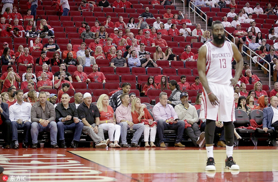 10、火箭主场全景