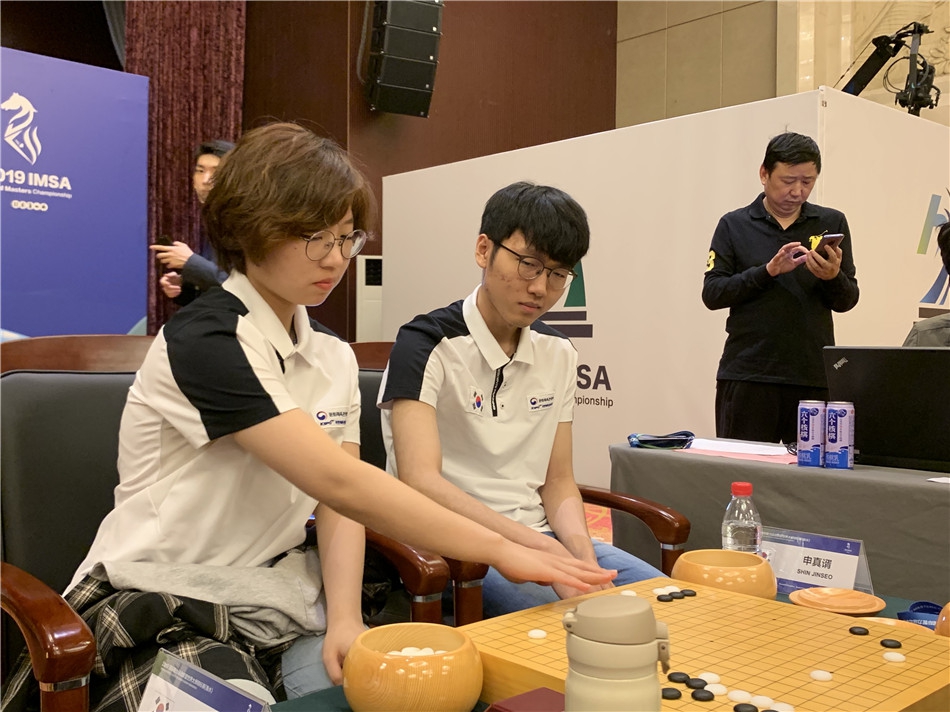 高清-大师赛双人赛首轮 於之莹芈昱廷vs崔精申真谞_高清图集_新浪网