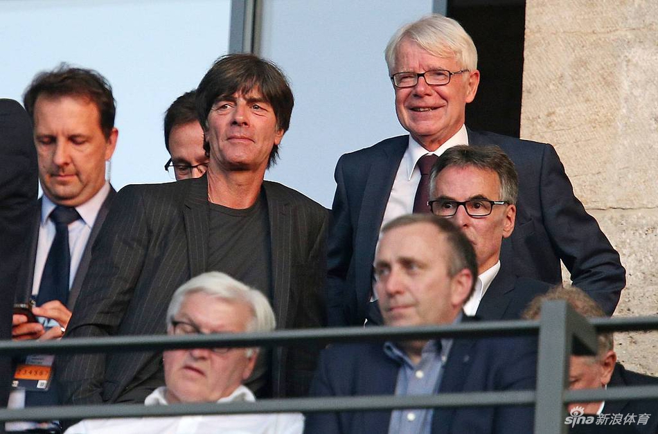 [意甲]尤文2-1都灵 博努奇绝杀