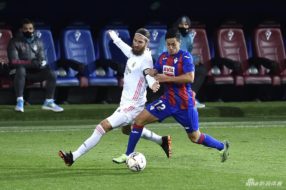 [西甲]埃瓦尔1-3皇马 本泽马传射收获4连胜