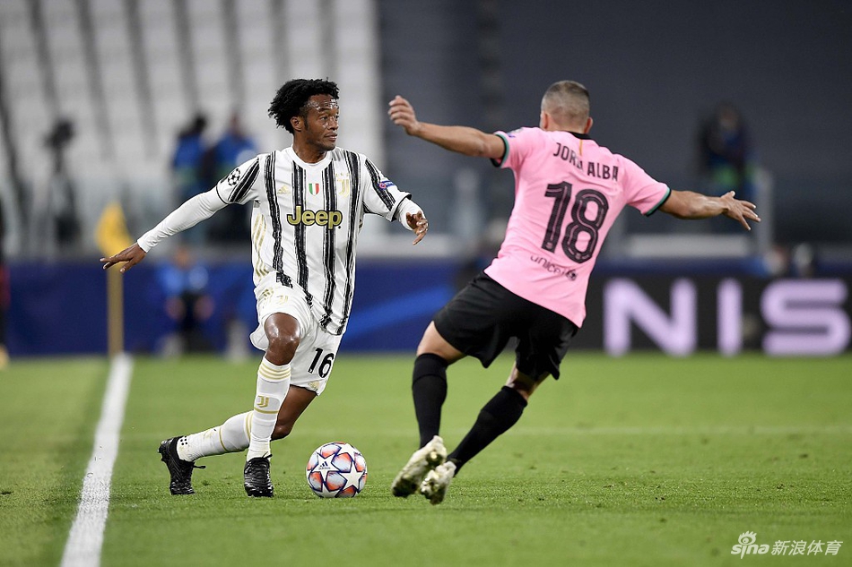 [欧冠]巴萨2-0完胜尤文 梅西点球+助攻