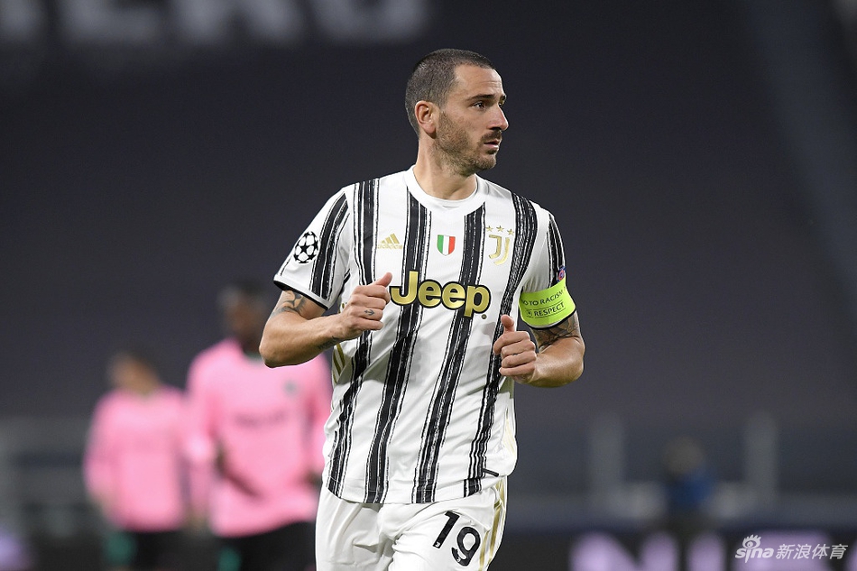 [欧冠]巴萨2-0完胜尤文 梅西点球+助攻