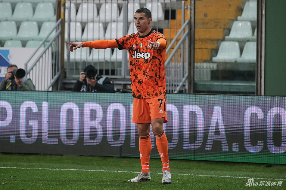 [意甲]帕尔马0-4尤文 C罗双响