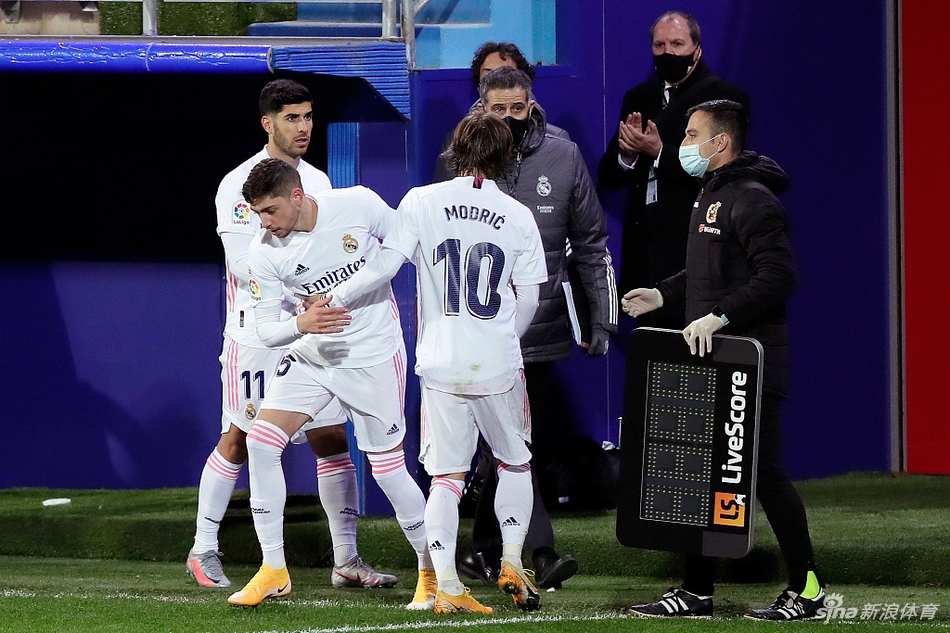 [西甲]埃瓦尔1-3皇马 本泽马传射收获4连胜