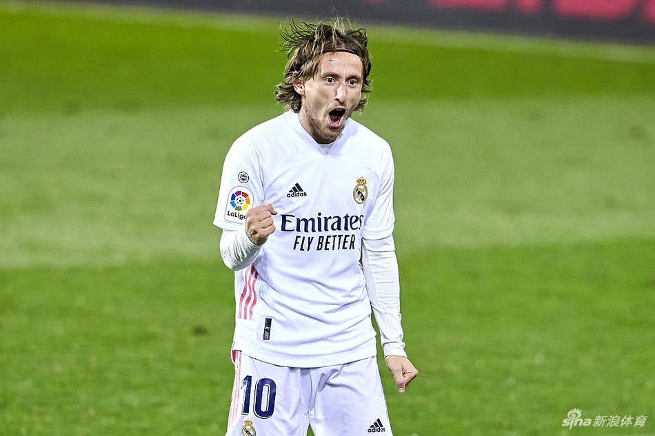 [西甲]埃瓦尔1-3皇马 本泽马传射收获4连胜