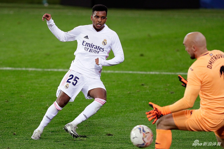 [西甲]埃瓦尔1-3皇马 本泽马传射收获4连胜