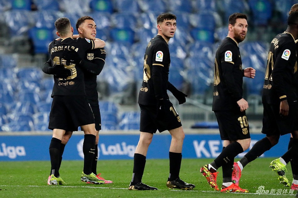 [西甲]巴萨6-1皇家社会